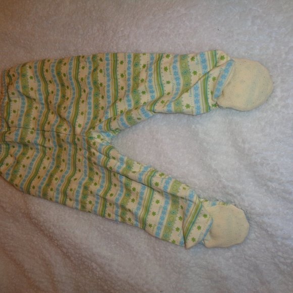 VITAMINS Baby 2 Piece Bunny Outfit with Rattles in Feet Size 6 - 9 Month… - Picture 9 of 9